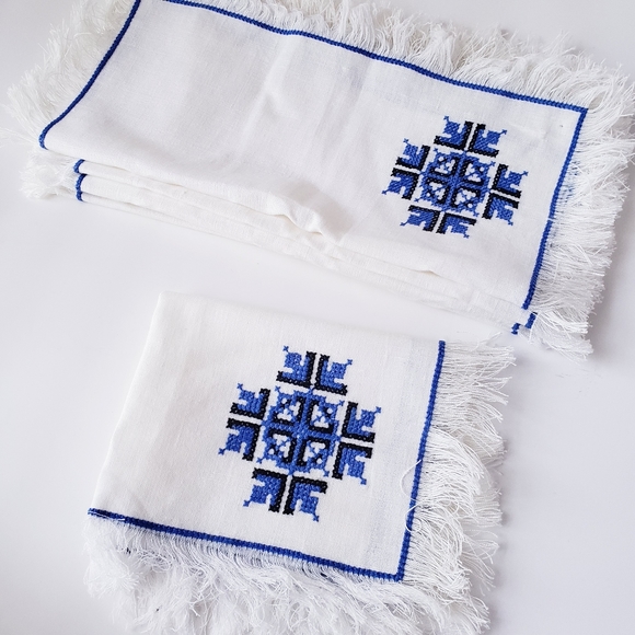 Vintage white and Blue Napkins - Picture 4 of 11